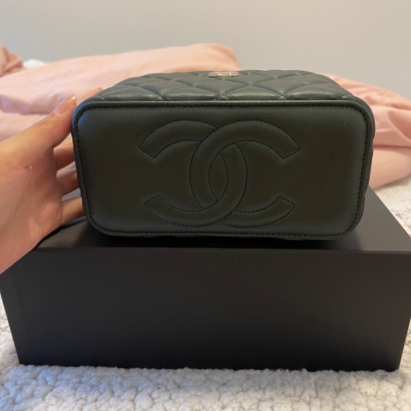 Chanel small vanity - Picture 3 of 5